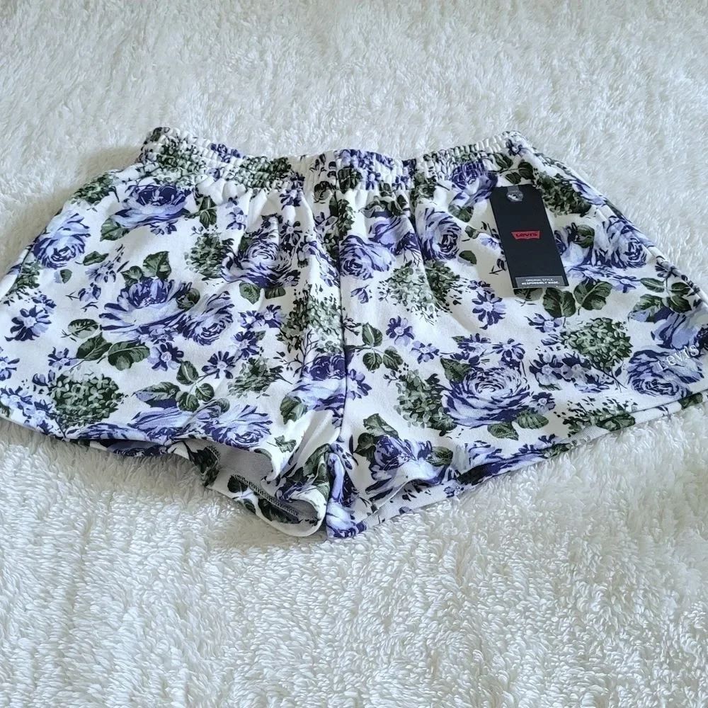 Levi's Floral💐 Shorts - NWT - Picture 10 of 12